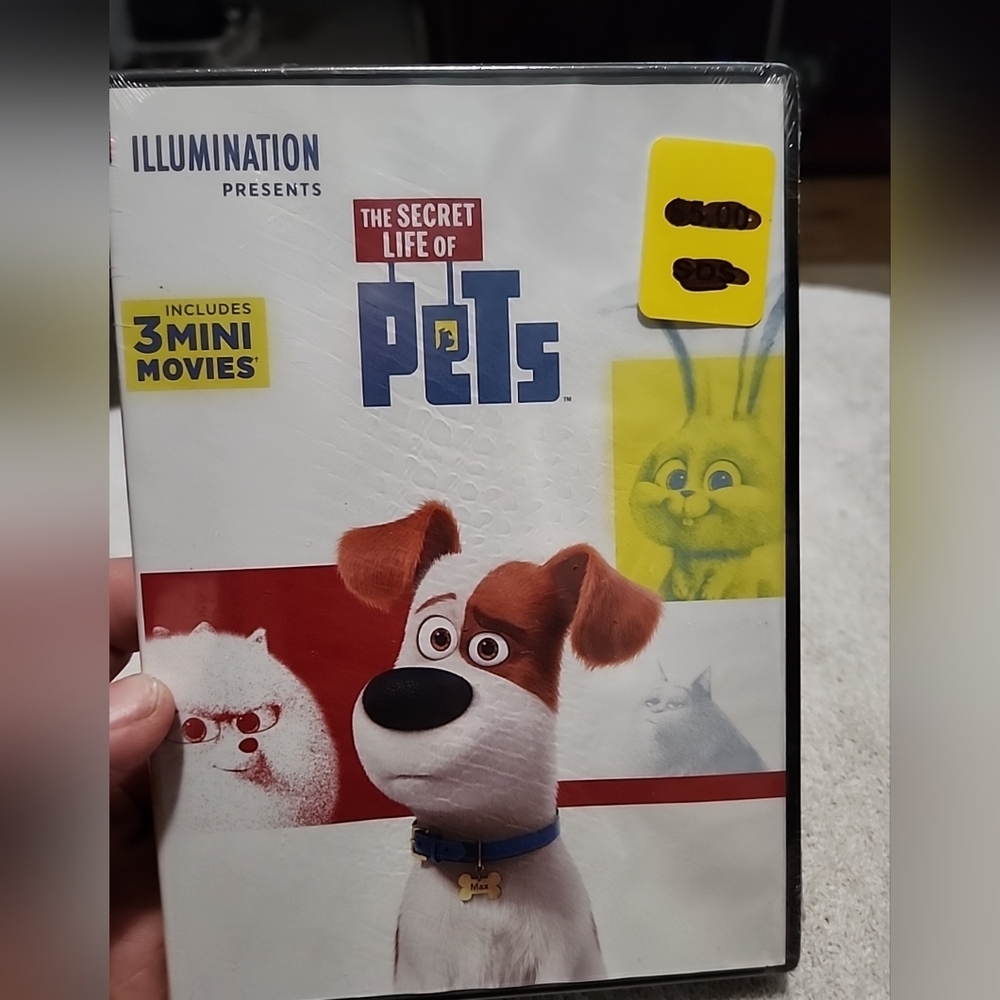 Source Unknown Red and White Small Pet Essentials